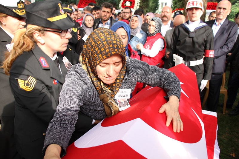 Şehidimizi bağrımıza bastık