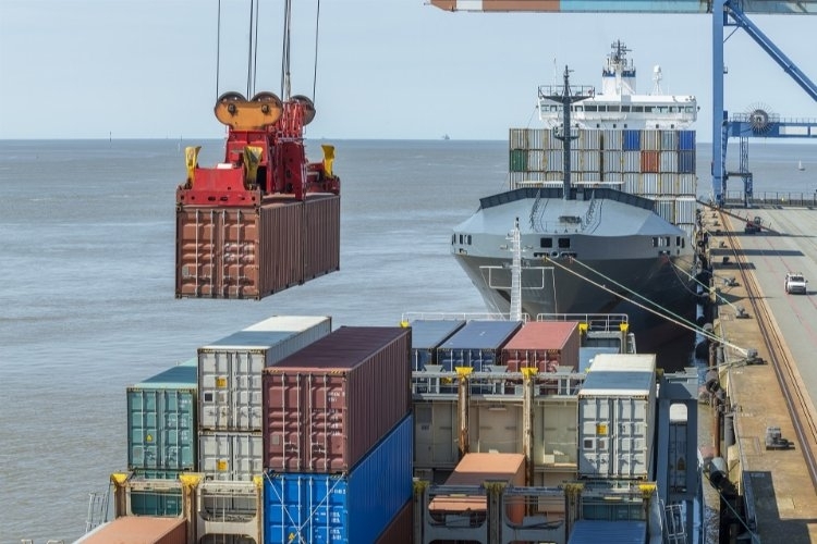 Dış ticaret açığı 43,4 milyar dolara yükseldi