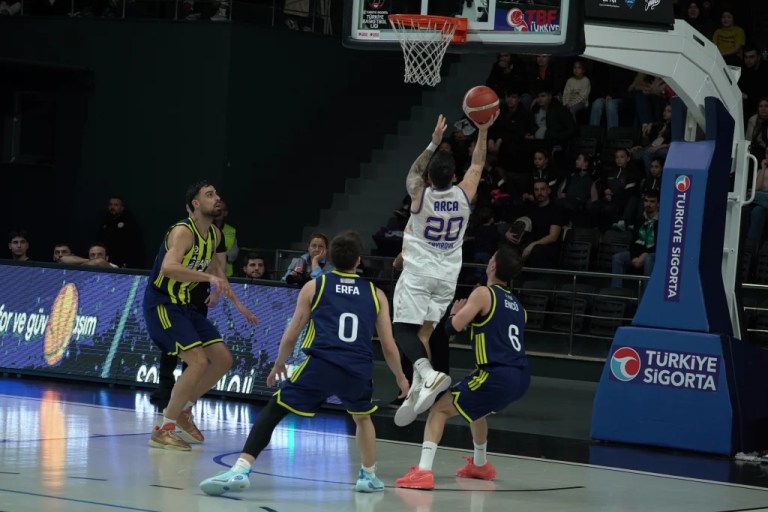 Çayırova Belediyesi, Fenerbahçe Koleji’ni mağlup etti!