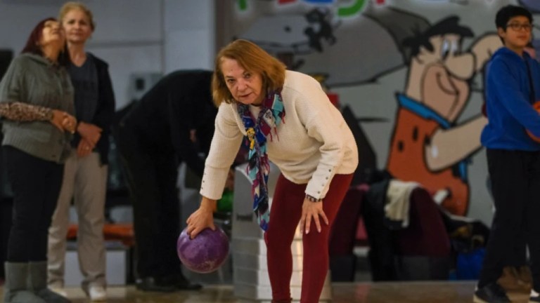 Bilgievleri ve Saygınlar bowlingde buluştu: Kuşaklar yarıştı