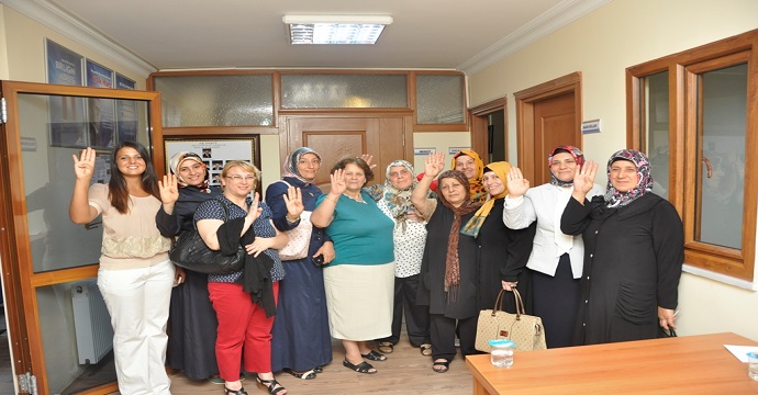 AKPlilerden Mısıra destek