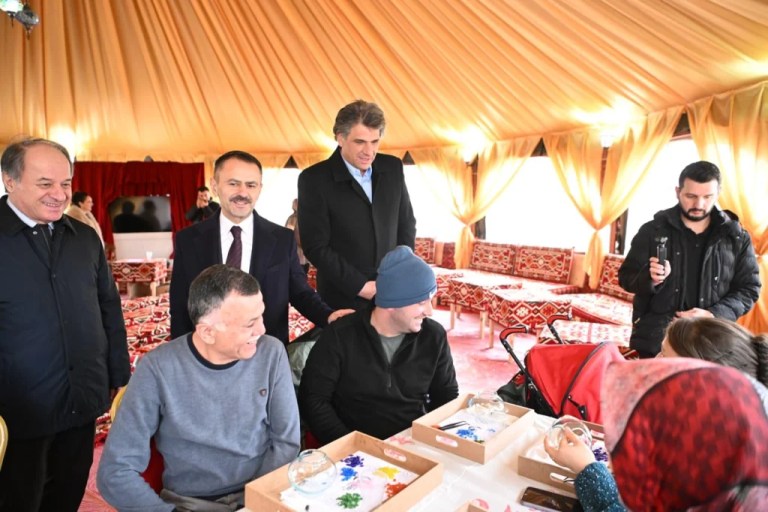 Vali Aktaş’tan Kartepe Belediyesi Otağ Çadırı’na Ziyaret