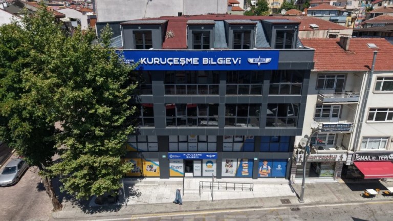 Kocaeli’nin gençleri Bilgievleri’nde geleceğe hazırlanıyor