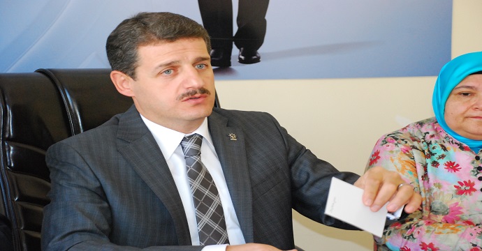 Gümbür gümbür gelen takır tukur gider!
