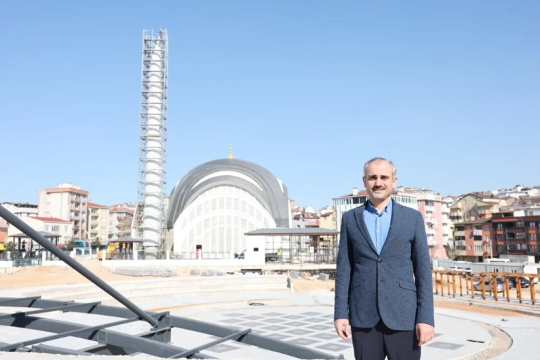 Çayırova Kent Meydanı Projesi’nde Sona Yaklaşılıyor