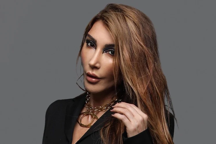 Hande Yener’e Soruşturma: Konserdeki Sloganlar İddialara Neden Oldu