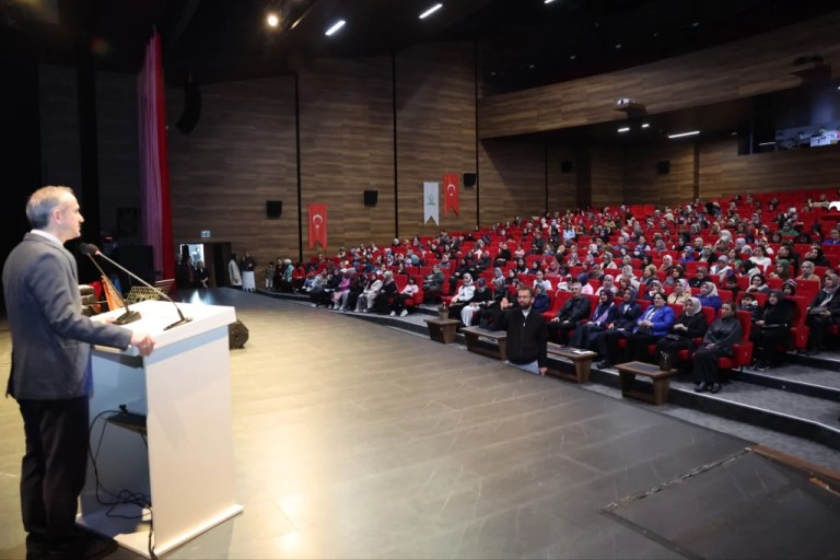 Çayırova’da 8 Mart Dünya Kadınlar Günü kutlandı