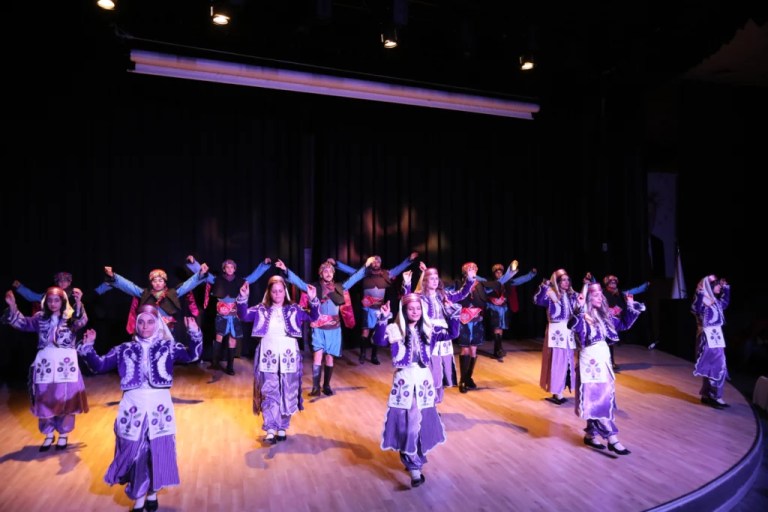 Darıca’da Anadolu Esintisi: Halk Oyunları Şenliği