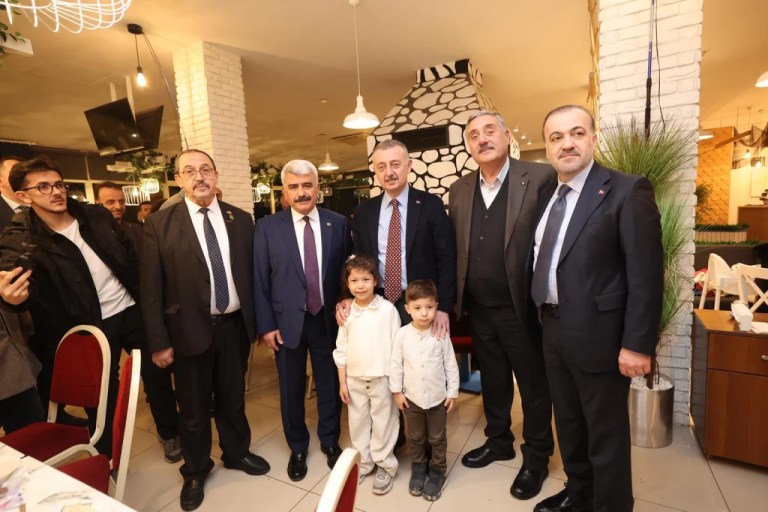 Büyükakın, şehit aileleri ve gazilerle iftarda buluştu