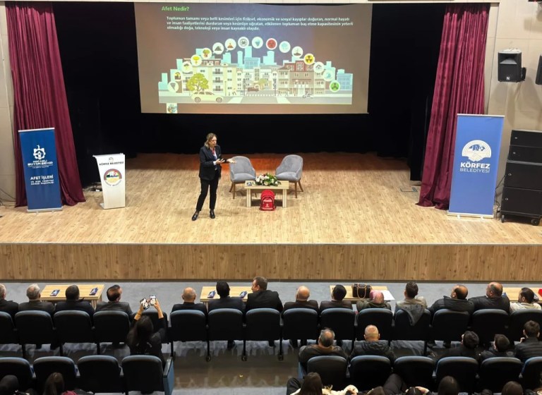 Kocaeli’de gençlere afet bilinci semineri