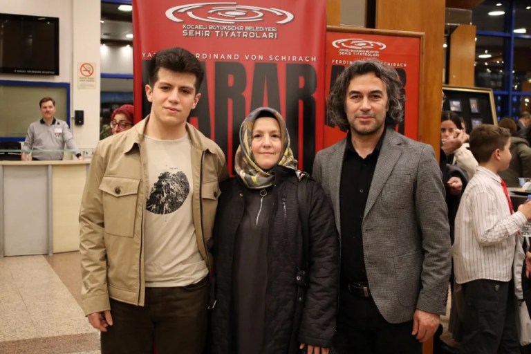 Kocaeli’de “Karar” Oyunu Büyük Beğeni Topladı!