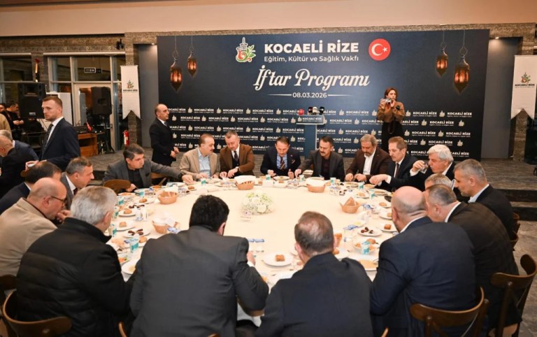 Vali Aktaş, Kocaeli Rize Vakfı’nın iftarına katıldı