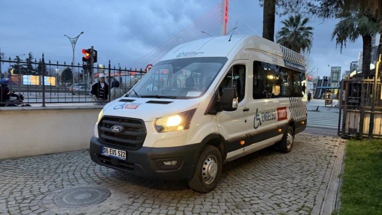 Kocaeli’de engelsiz sanat gösterisi beğeni topladı