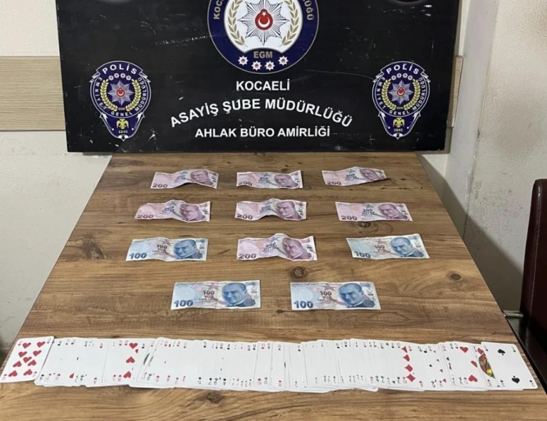 Darıca’da kahvehaneye kumar baskını!