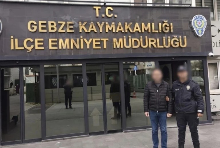 Kocaeli’de ‘sahtecilik’ suçundan aranan şahıs yakalandı