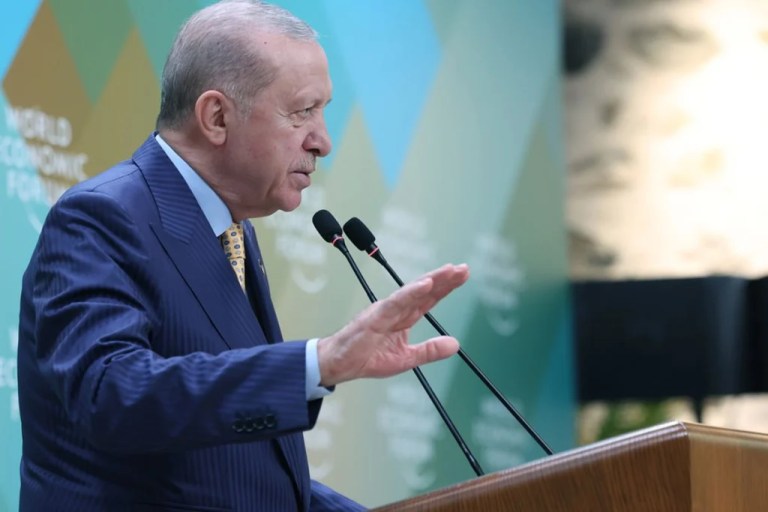 Cumhurbaşkanı Erdoğan’dan Özgür Özel’e sert sözler: Partisinde ‘Yolsuzluklardan Arınma Başkanlığı’ kursun