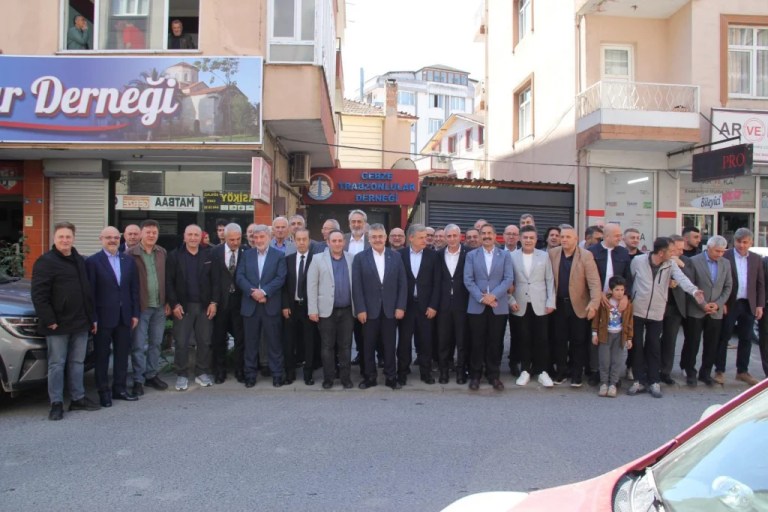 Gebze Trabzonlular Derneği’nde Siyaset Buluşması
