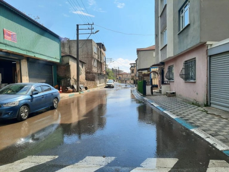 Dilovası’nda temizlik seferberliği: Sokaklar sabunlu suyla yıkandı