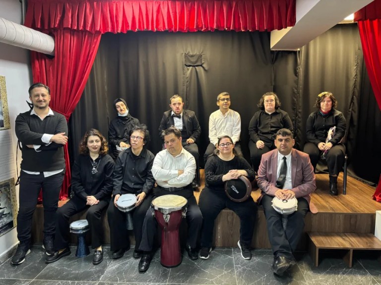 Derince EYDEM ritim grubu, CSO sahnesinde