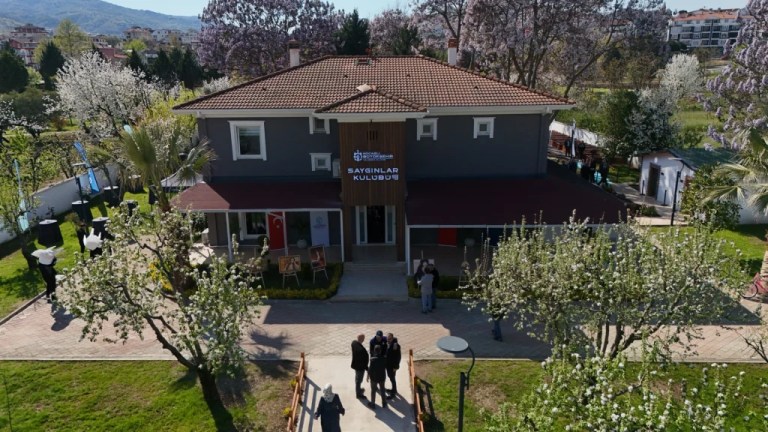 Gölcük’te Saygınlar Kulübü kapılarını açtı