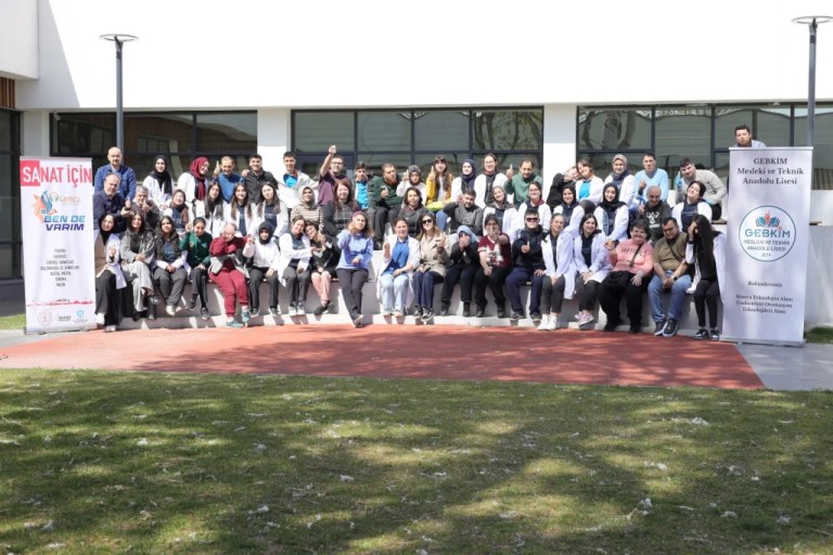 Gonca’da sevgi kokulu kolonya üretimi