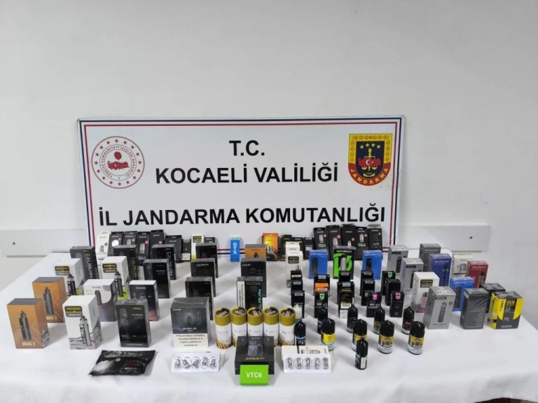 Kocaeli’de 775 bin TL’lik kaçak elektronik sigara operasyonu