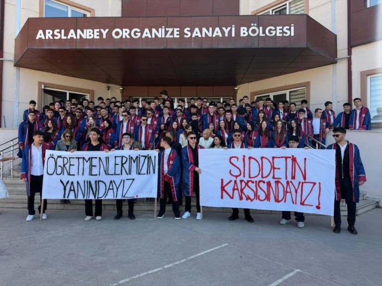 Arslanbey Koto Teknik Koleji şiddete karşı tek ses oldu