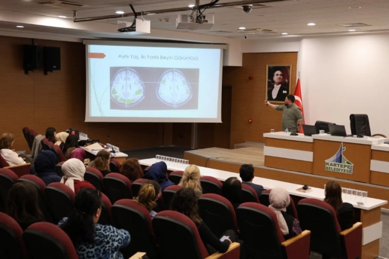 Kartepe Belediyesi Personeline Sağlık Eğitimi