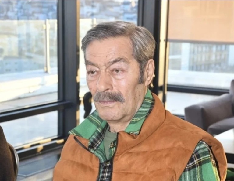 Kadir İnanır uzun zaman sonra ortaya çıktı