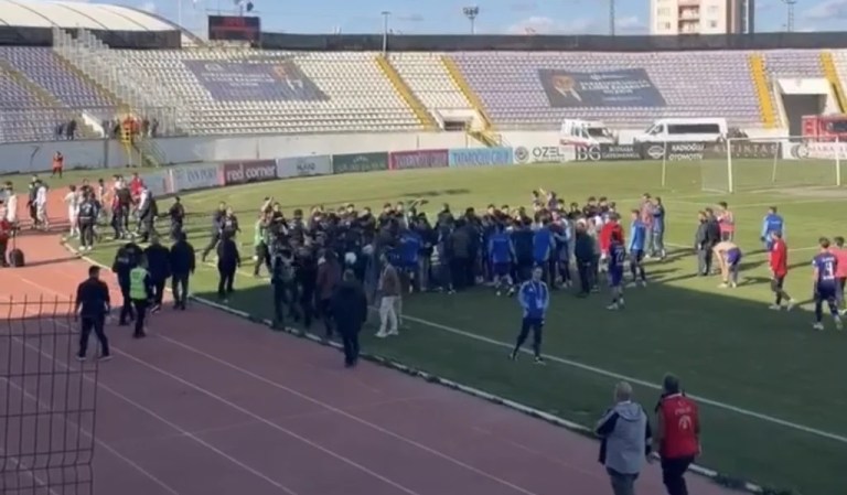 Gebzespor evinde mağlup! Saha karıştı