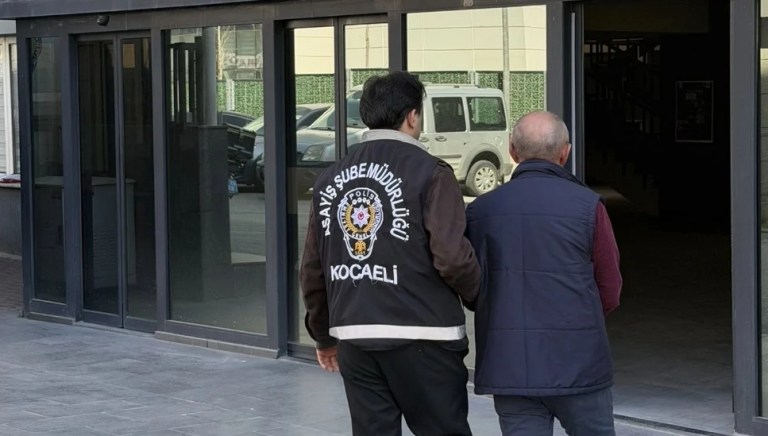 Kocaeli’de nitelikli dolandırıcı yakalandı!