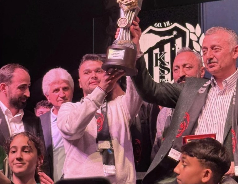 Kocaelispor’un 60 Yılı “Efsane Forma” ile Sahnelendi