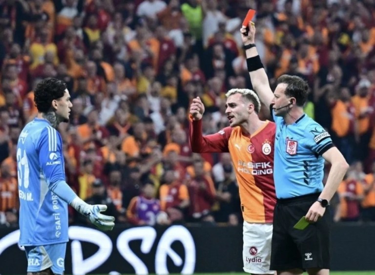 Tartışmalı Hakem Yasin Kol Kasımpaşa-Kocaelispor Maçında