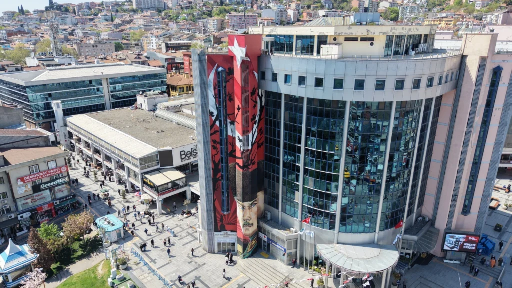 İzmit’teki 100. Yıl Graffitisi Yenilendi