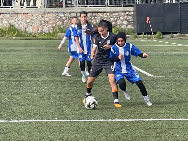 Körfez’in futbolcu kızları Yavuzspor’u farklı yendi!