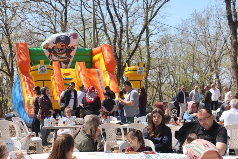 Kandıra Belediyesi personelini aileleriyle buluşturdu