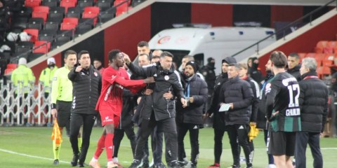 Burak Yılmaz’dan olay istifa: Beni doğramaya başladılar!