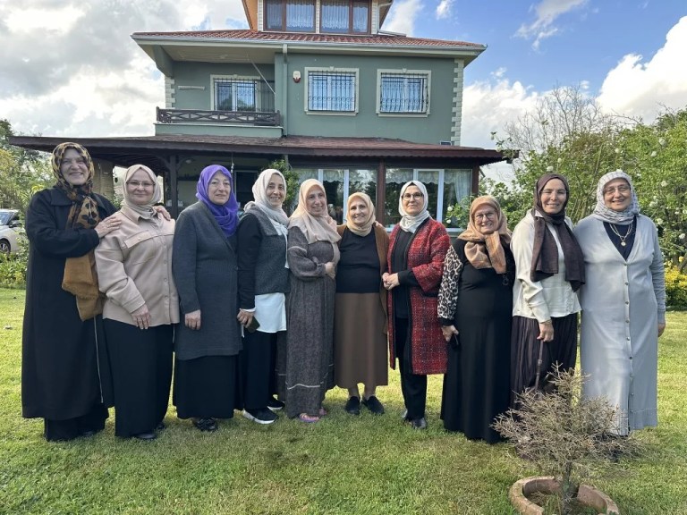 Katırcıoğlu Yarımca’da eski dostlarıyla buluştu