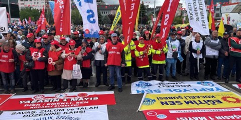 Yağmur altında 1 Mayıs coşkusu: Binlerce işçi yürüdü