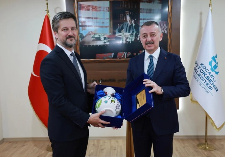 Macaristan Büyükelçisi Büyükakın’a konuk oldu