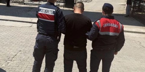 Uyuşturucu taciri jandarmadan kaçamadı!