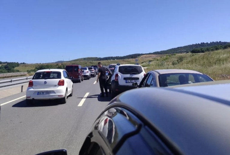Gebze’de sağlık ekipleri kurban trafiğinde zorlandı!