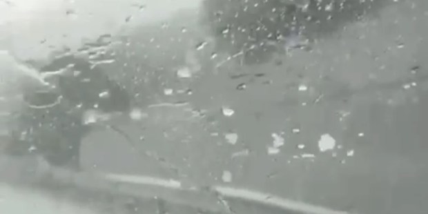 Kocaeli’de dolu yağışı hayatı felç etti!
