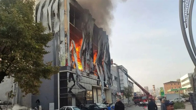 Fabrika yangınında 8 gözaltı!