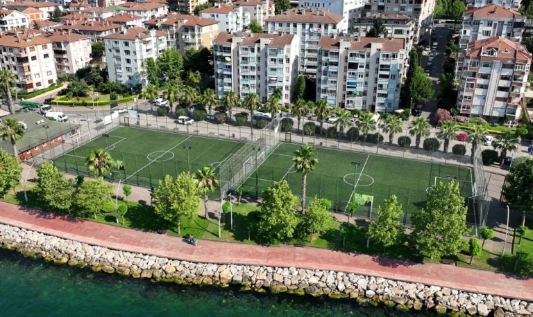 Kocaeli’ye yeni futbol sahaları geliyor!