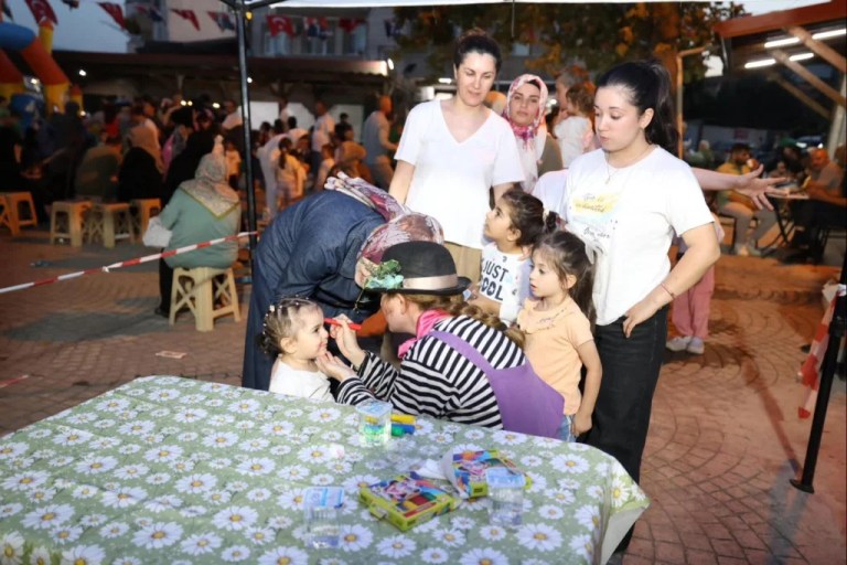 Derince’de mahalle şenlikleri başladı
