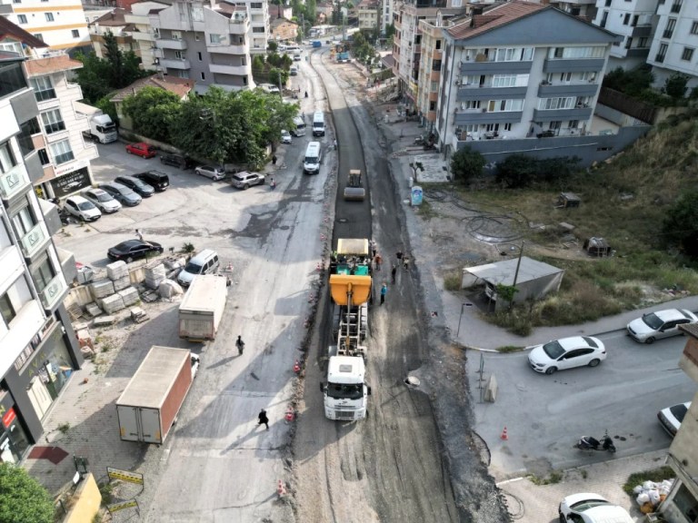 Uğur Mumcu Caddesi’ne estetik dokunuş