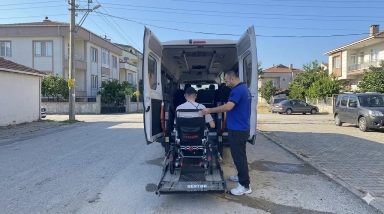 Engelsiz Taksi YKS adaylarını sınavlara taşıdı