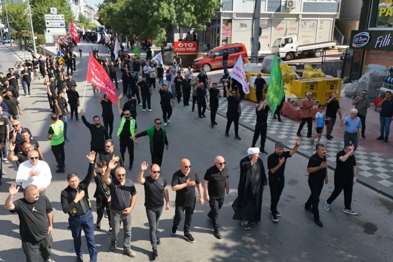 Darıca’da Kerbela Şehitleri İçin Matem Yürüyüşü