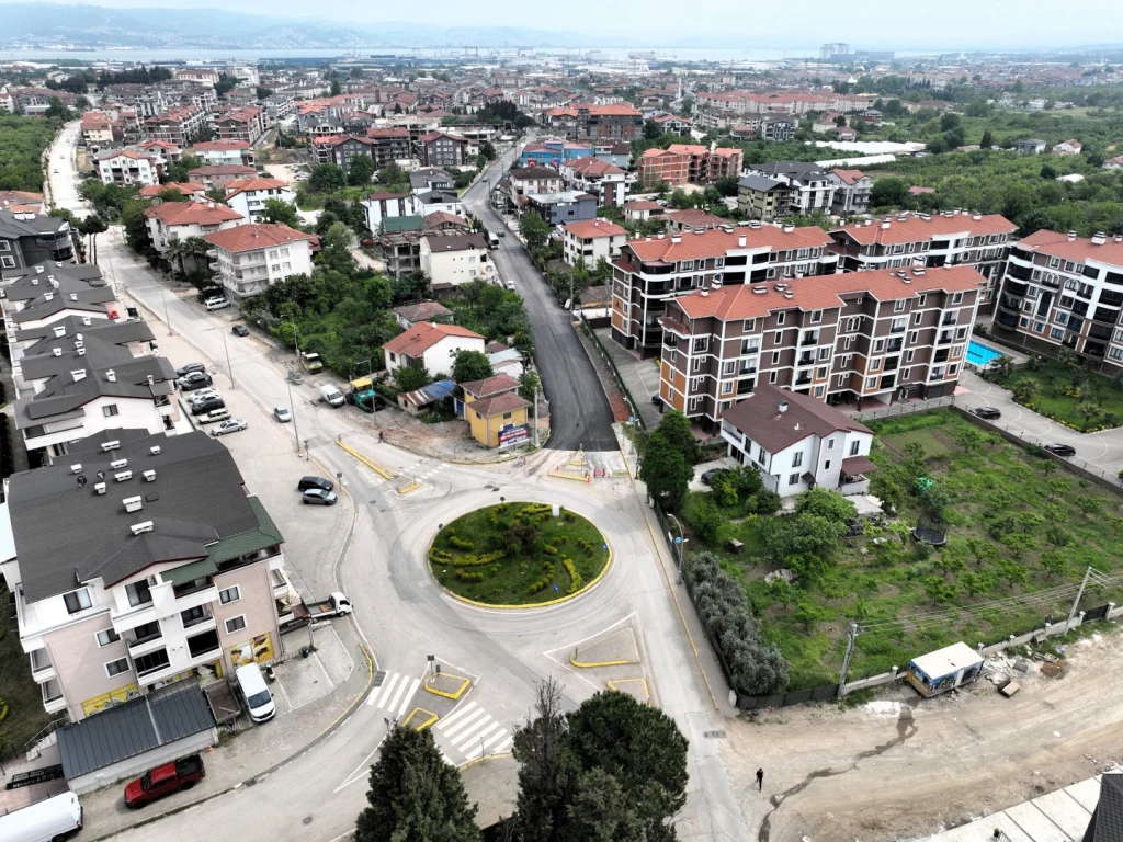Gölcük’te asfalt yenileme çalışmaları başladı